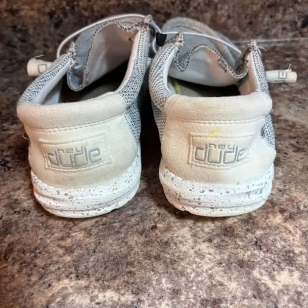 Men’s Hey Dude Wally Sox sz 8 slip on loafers shoes white grey
